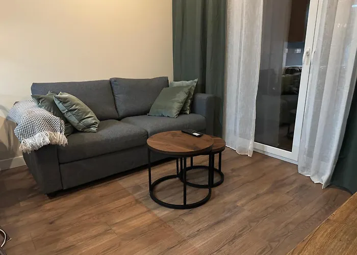 Nowy Krolowej Jadwigi 14 *